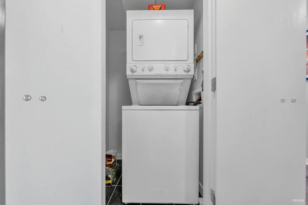 Spacious Dt 2-Bdr High-Rise With View, Pool, Gym Vancouver Exterior foto